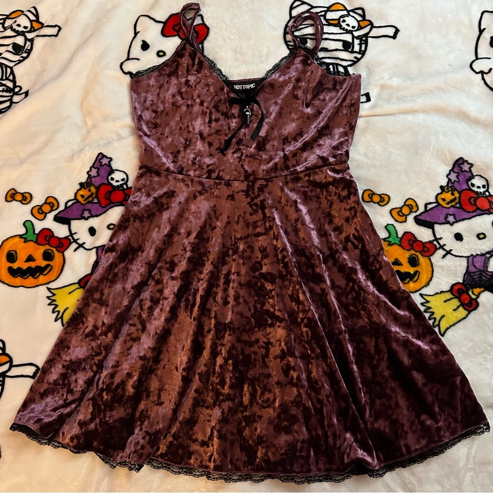 Hot Topic velvet witchy gothic dress 🔮🌙